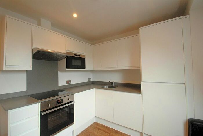 3 Bedroom Flat To Rent In Hampden Road, London, N8