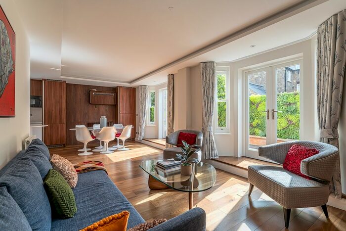 3 Bedroom Flat To Rent In Culford Gardens, London, SW3