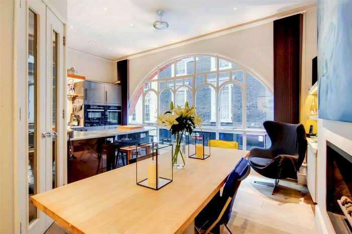 2 Bedroom Flat To Rent In New Row, London, WC2N