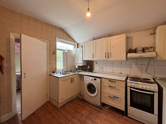 2 Bedroom Flat For Sale In A Victoria Road, Southall, Middlesex, UB2