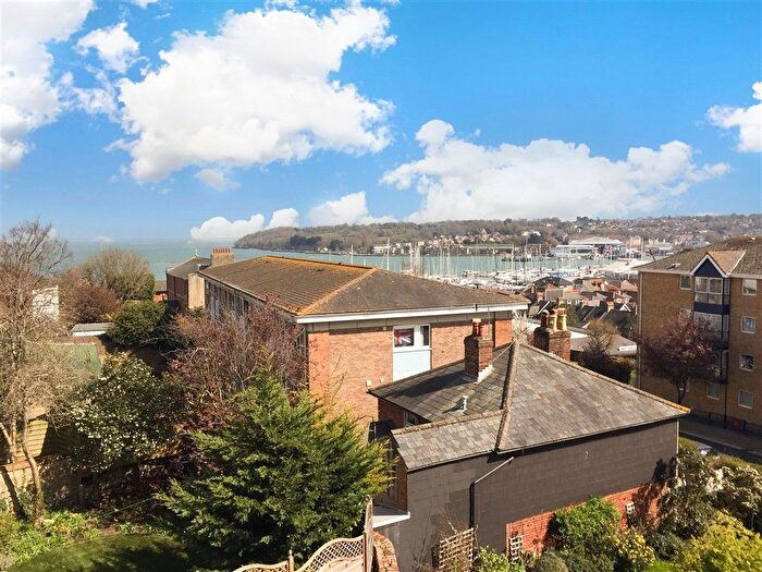5 Bedroom Town House For Sale In Union Road, Cowes, Isle Of Wight, PO31