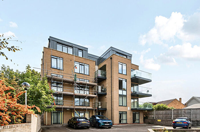 2 Bedroom Apartment For Sale In Eltham Road, London, SE12