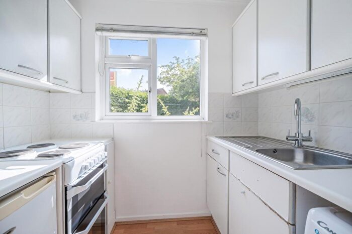 1 Bedroom Semi-Detached House To Rent In Peachcroft, Abingdon, OX14