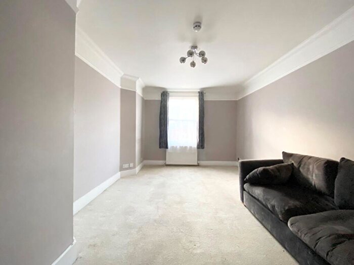 2 Bedroom Apartment To Rent In South Street, Eastbourne, BN21