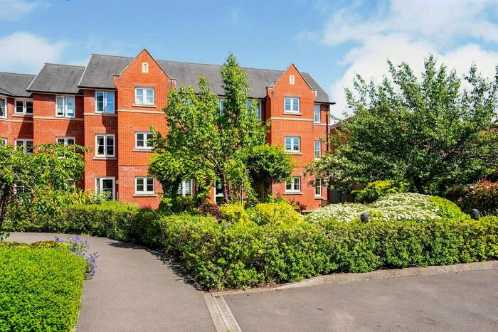 1 Bedroom Flat For Sale In Foxhall Court, School Lane, Banbury, OX16
