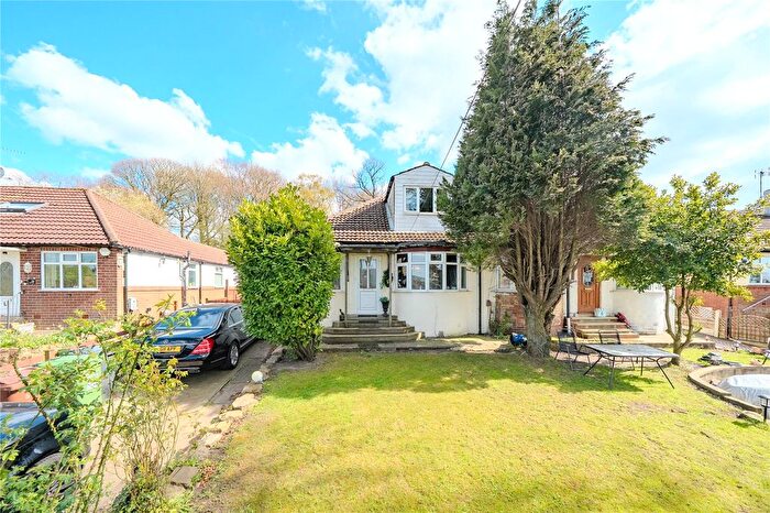 3 Bedroom Bungalow For Sale In Tinshill Road, Leeds, West Yorkshire, LS16