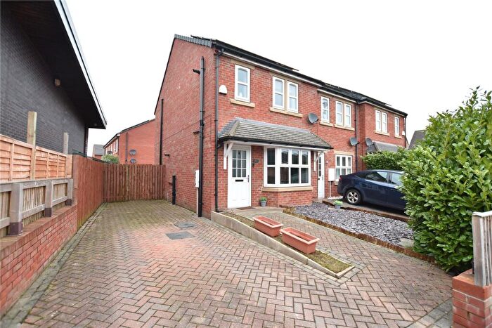 4 Bedroom End Of Terrace House For Sale In Swarcliffe Avenue, Leeds, LS14