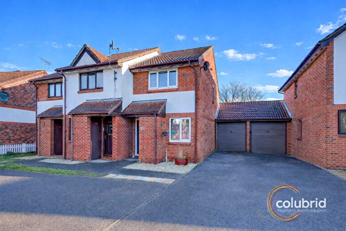 2 Bedroom End Terrace House For Sale In Gabion Avenue, Purfleet, RM19