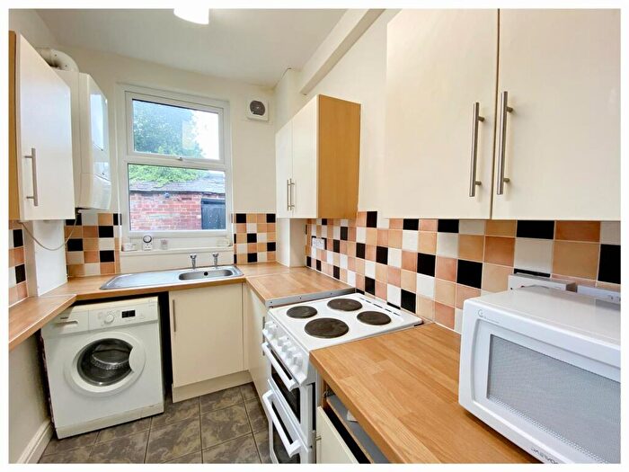 4 Bedroom Semi Detached House To Rent In Harland Road, Ecclesall, S11