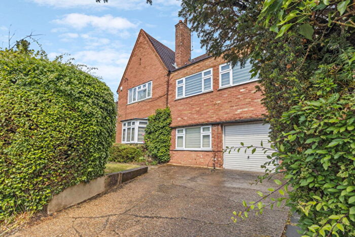 4 Bedroom Detached House For Sale In Paines Lane, Pinner, HA5