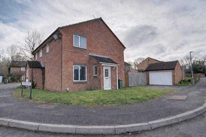 3 Bedroom Semi Detached House For Sale In White Edge Moor, Liden, Swindon, Wiltshire, SN3