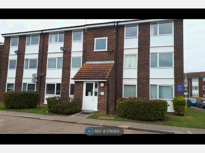 2 Bedroom Flat To Rent In Springfield, Chelmsford, CM1