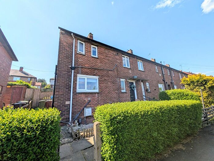 3 Bedroom Semi-Detached House To Rent In Langdale Drive, Wakefield, West Yorkshire, WF2