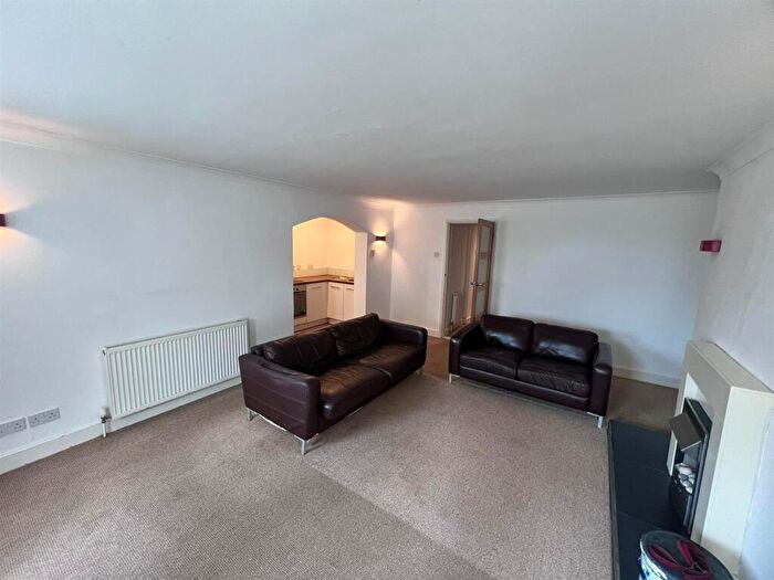 2 Bedroom Apartment To Rent In Clarence Parade, Southsea, PO5