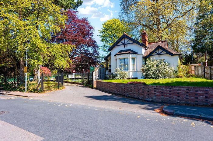 2 Bedroom Detached House For Sale In Bradbourne Park Road, Sevenoaks, Kent, TN13