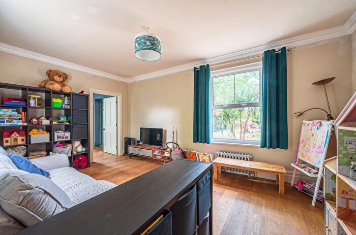 4 Bedroom Detached House For Sale In Hollybush Lane, Burghfield Common, Reading, Berkshire, RG7