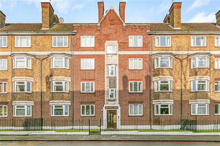 2 Bedroom Flat To Rent In Armoury Way, Wandsworth, SW18