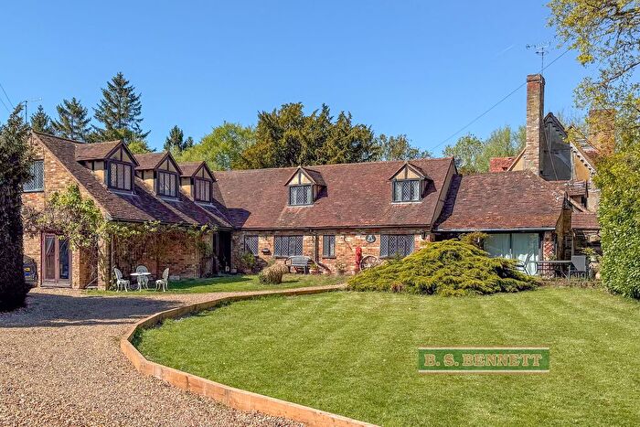 5 Bedroom Property For Sale In Wraysbury, Berkshire, TW19