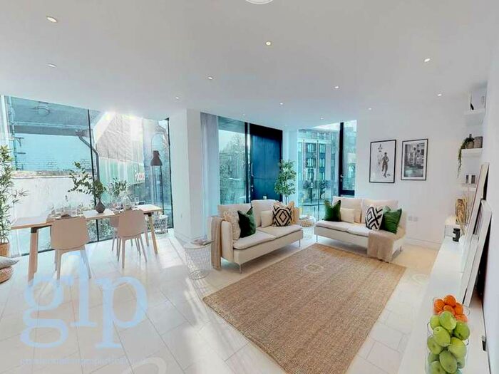 3 Bedroom Apartment To Rent In Oval Road, Camden Town, NW1