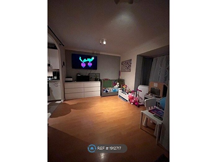 Studio To Rent In Ainsley Close, London, N9