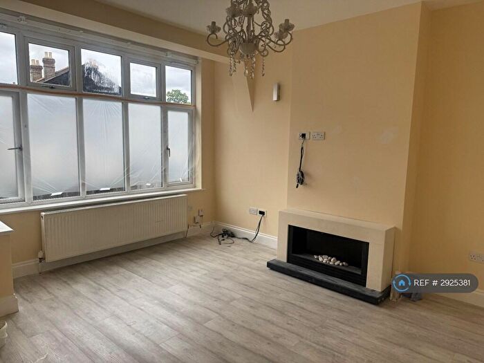 3 Bedroom Terraced House To Rent In Earlswood Avenue, Thornton Heath, CR7