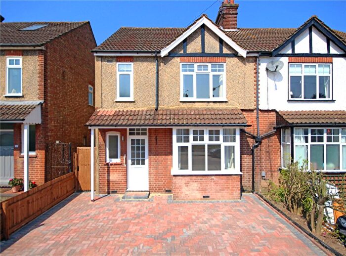 3 Bedroom Semi-Detached House To Rent In Cell Barnes Lane, St. Albans, Hertfordshire, AL1