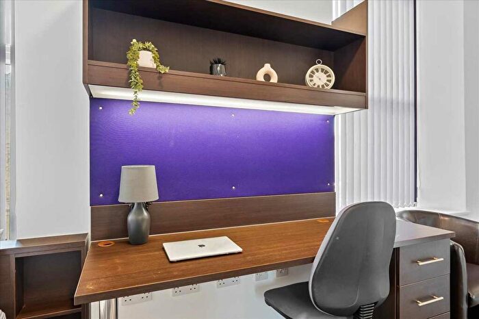 1 Bedroom End Of Terrace House To Rent In The Square, / North Road East, Plymouth, PL4