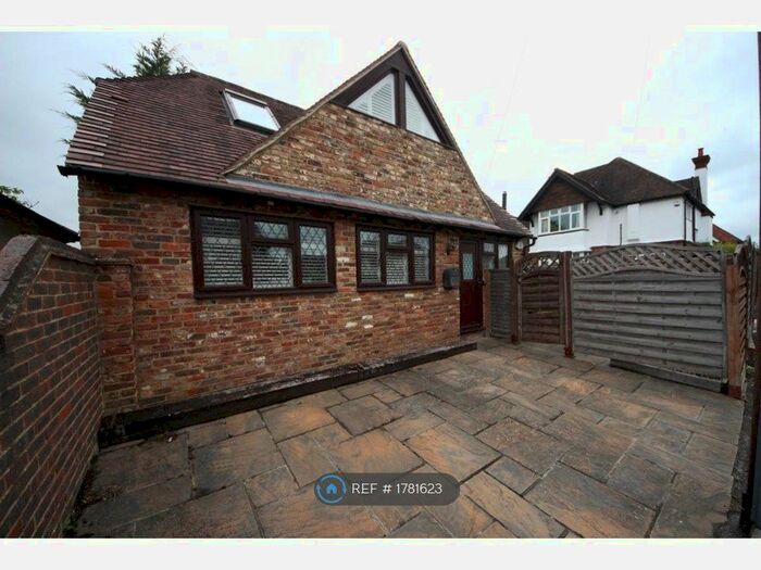 2 Bedroom Detached House To Rent In Parkhurst Road, Guildford, GU2