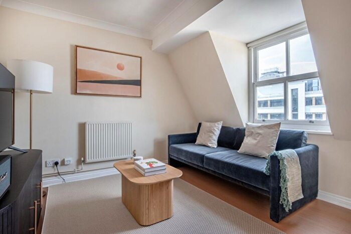 1 Bedroom Apartment To Rent In Haywards Place, - St John's Street, London, EC1R