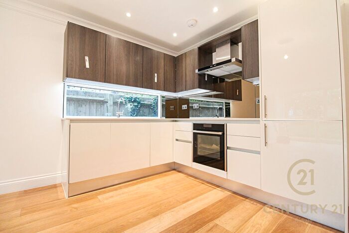 2 Bedroom Flat To Rent In Beaufort Road, Kingston Upon Thames, KT1