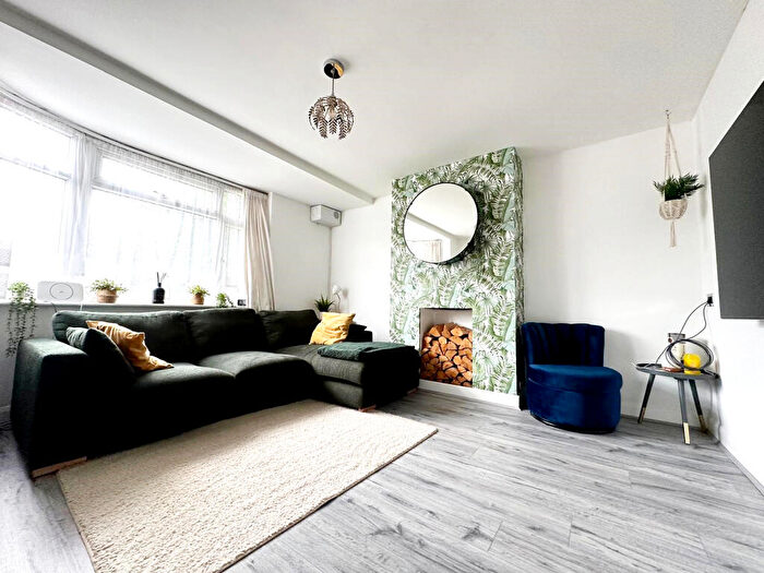 2 Bedroom Flat To Rent In Sidmouth Road, Orpington, BR5