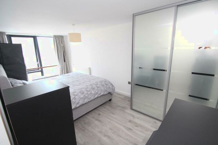 2 Bedroom Apartment To Rent In Masons Avenue, Croydon, CR0