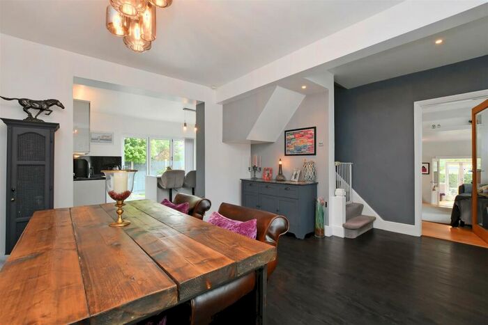 4 Bedroom Detached House For Sale In Muskoka Drive, Bents Green, S11