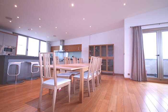 3 Bedroom Flat To Rent In York Street, Glasgow, G2