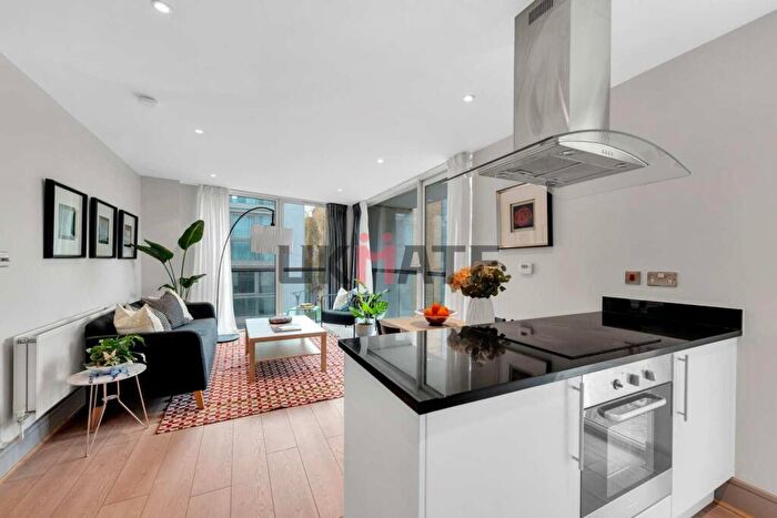 3 Bedroom Flat To Rent In Denison House, Lanterns Way, E14