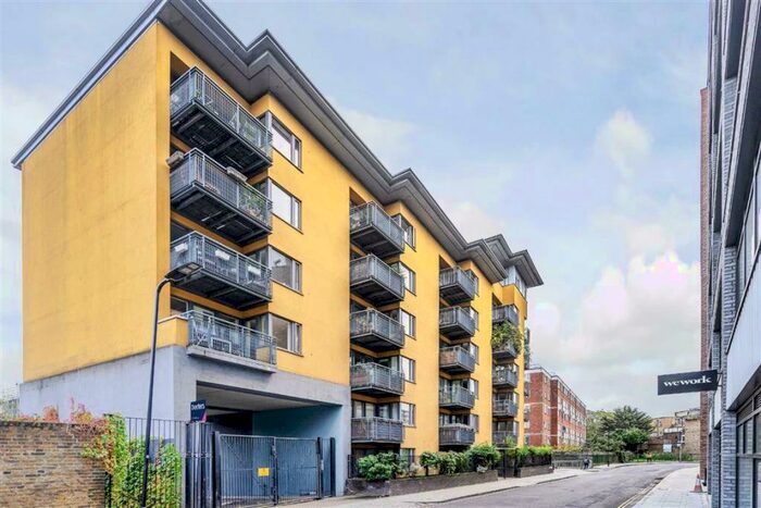 3 Bedroom Flat To Rent In Cremer Street, Bethnal Green, E2