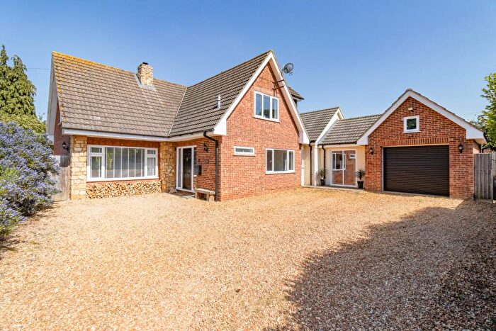 5 Bedroom Detached House For Sale In South Wootton Lane, King's Lynn, Norfolk, PE30