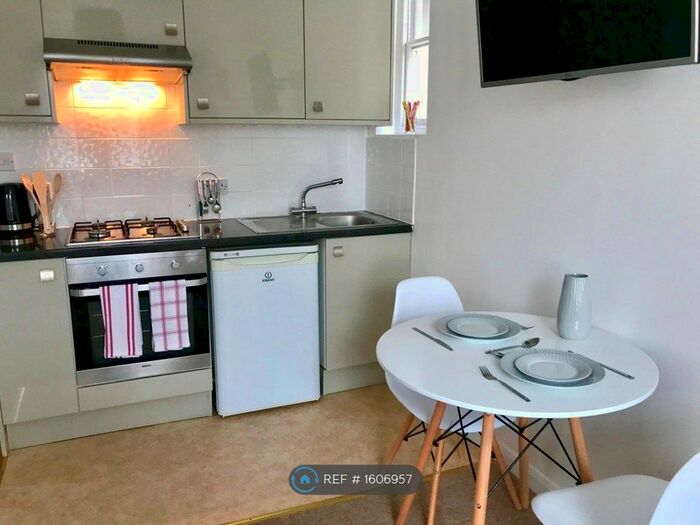 Studio To Rent In Hospital Studio, Brighton Kemptown, BN2