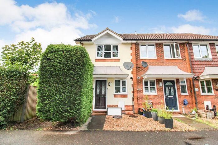2 Bedroom End Terrace House For Sale In Salesian View, Farnborough, GU14