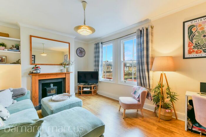 2 Bedroom Property To Rent In Brooks Road, Chiswick, London, W4