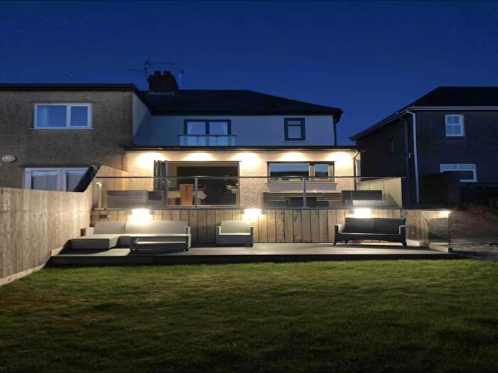 3 Bedroom House To Rent In Main Road, Bryncoch, Neath, SA10