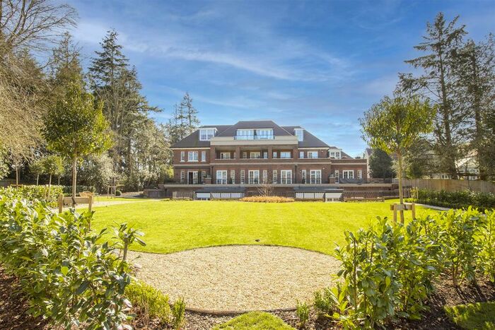 2 Bedroom Flat To Rent In Watford Road, Radlett, Hertfordshire, WD7