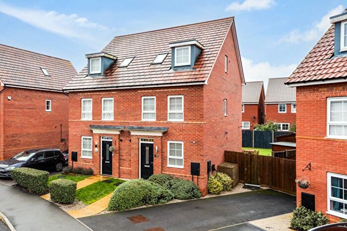 4 Bedroom Semi Detached House For Sale In Woodpecker Way, Thrapston, NN14