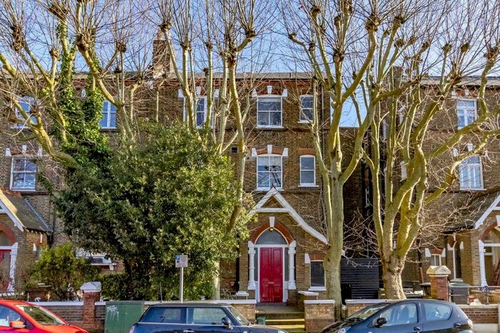 2 Bedroom Flat To Rent In Southwood Lane, London, N6