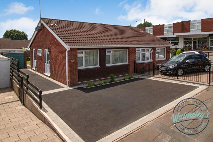 2 Bedroom Semi-Detached Bungalow For Sale In Hexworthy Avenue, Styvechale Grange, Coventry, CV3