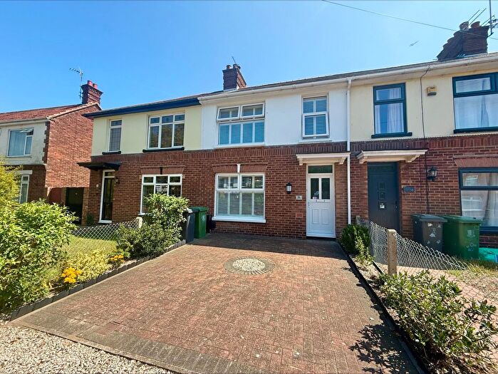 3 Bedroom Terraced House For Sale In Hawkins Avenue, Great Yarmouth, NR30