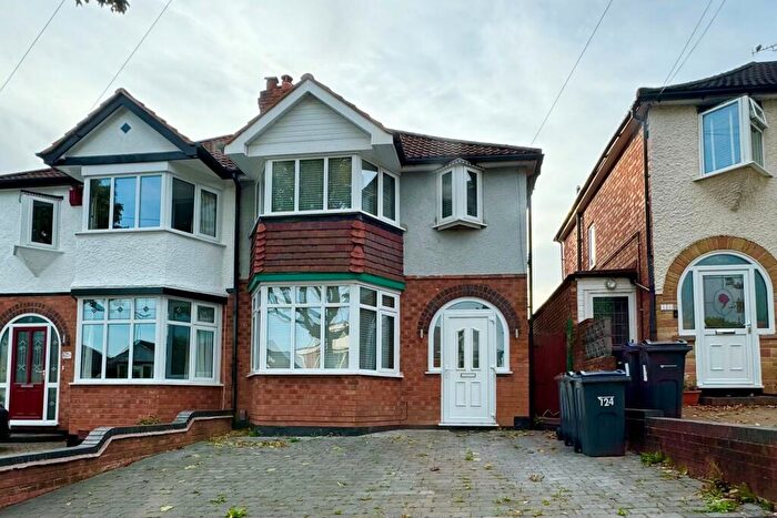 3 Bedroom Semi Detached House To Rent In Blakeland Road, Birmingham, B44