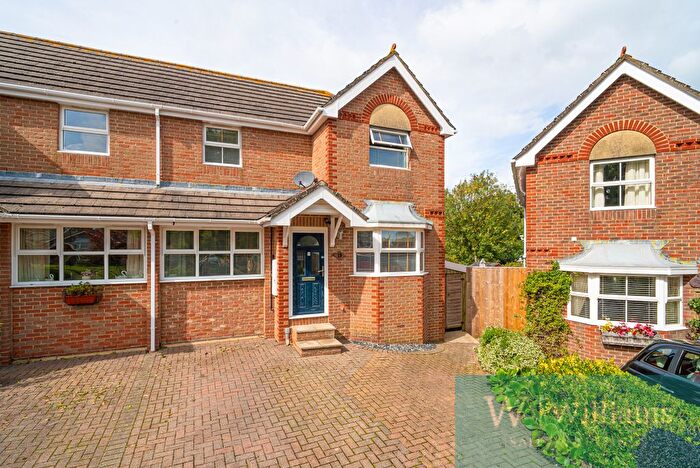 4 Bedroom Semi-detached House For Sale In Birch Gardens, Binstead, PO33