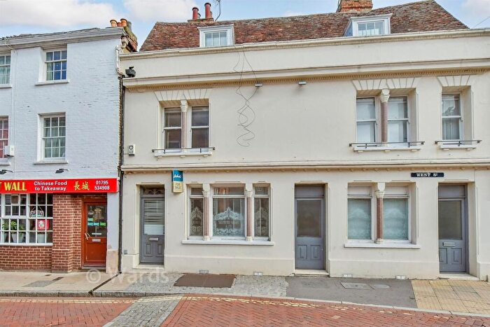 4 Bedroom End Of Terrace House For Sale In West Street, Faversham, Kent, ME13