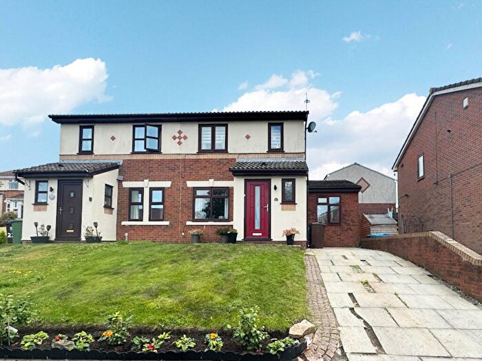 3 Bedroom Semi Detached House For Sale In Leywell Drive, Moorside, Oldham, OL1